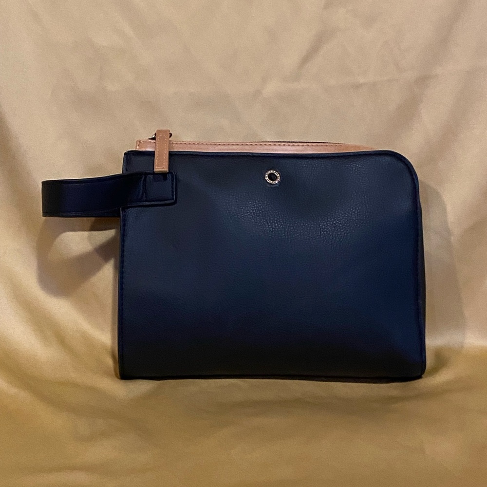 NWT Bvlgari Le Gemme Gyan First Class Emirates Airlines Travel Bag - Picture 12 of 15